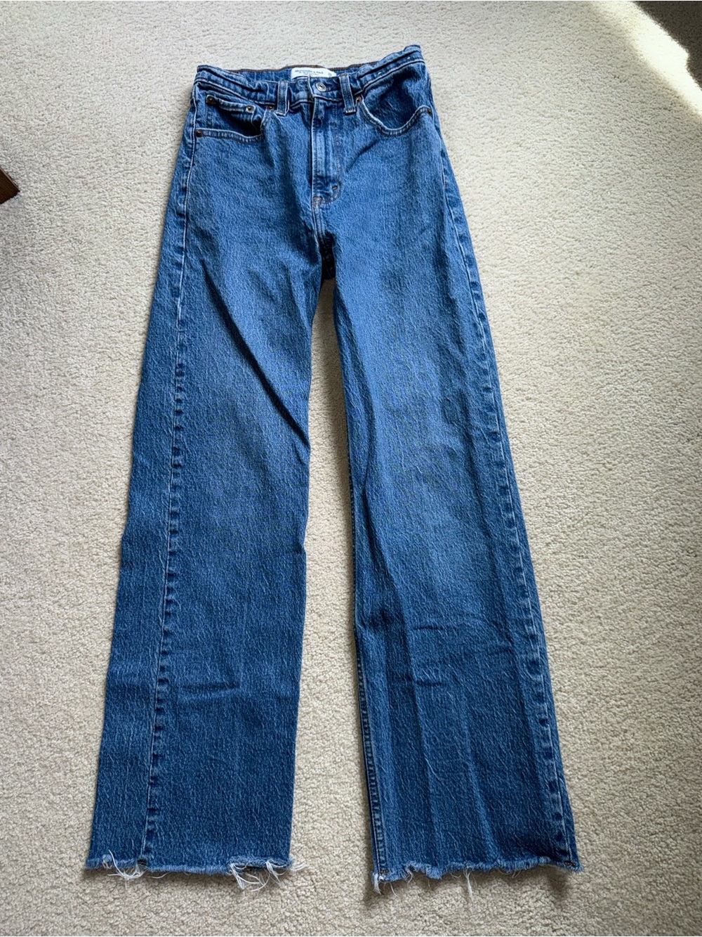 Abercrombie & Fitch The 90’s Relaxed High Rise Jeans